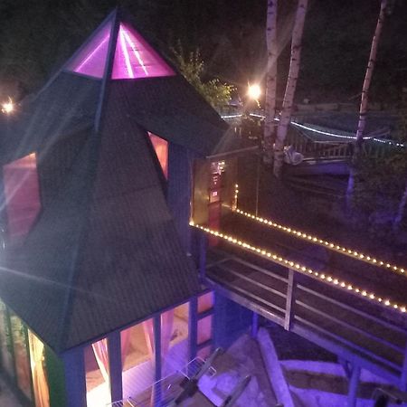 Vila Pyramid Visoko Exteriér fotografie