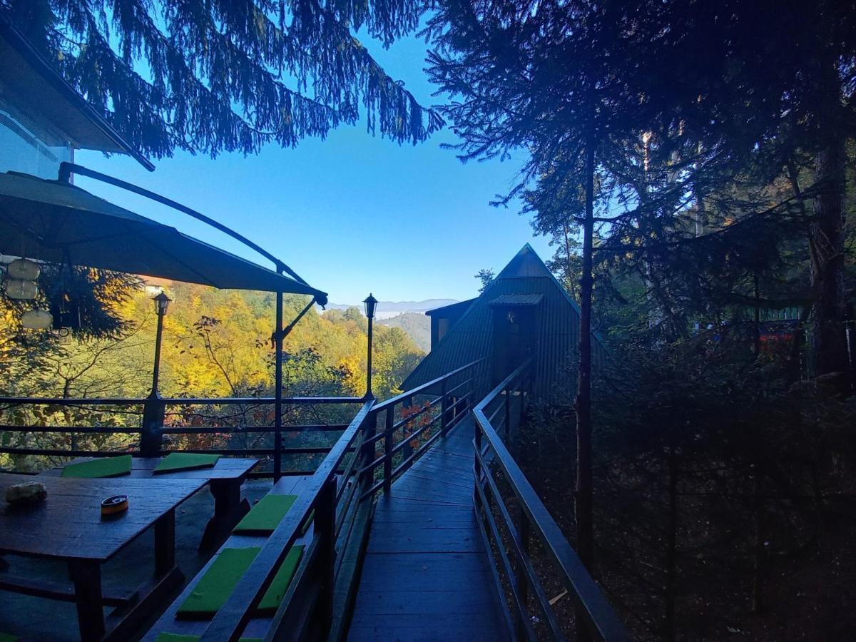 Vila Pyramid Visoko Exteriér fotografie
